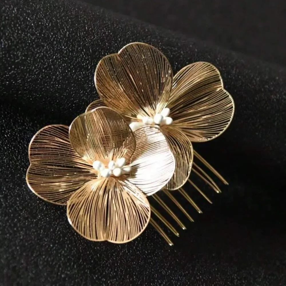 Gold Floral Hair Comb A1613